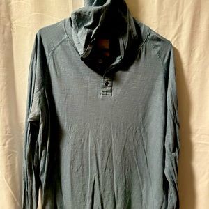 Mens size large hooded long sleeve t shirt